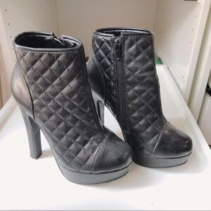Ankle Heel Booties with quilt square pattern